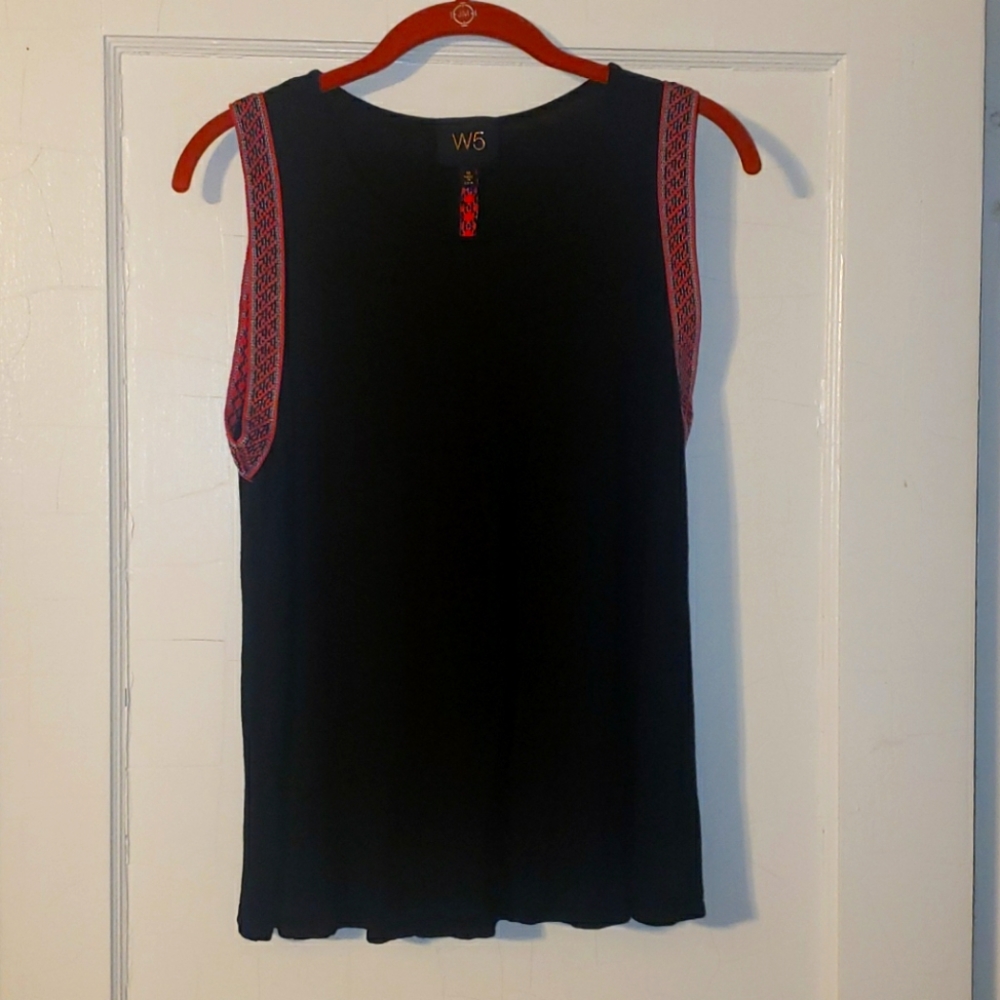 W5 Black Tank w/Red Geometric Edging Medium
